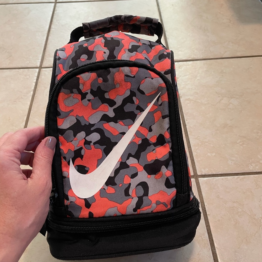 Nike Lunchbox - Picture 3 of 6